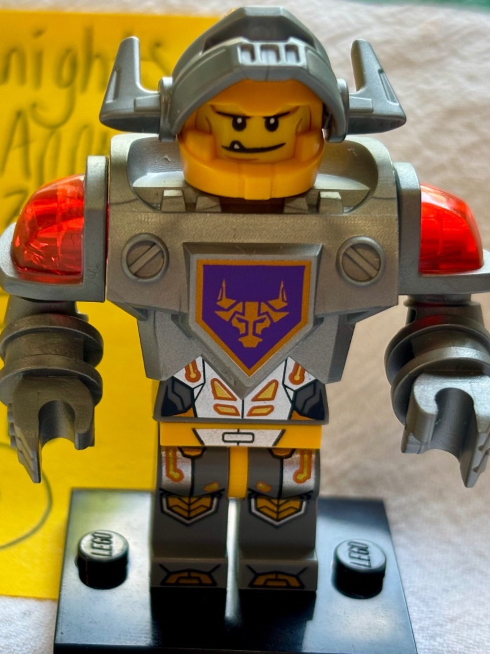 LEGO Nexo Knights "Axl" nex007 with stand. LIKE NEW!